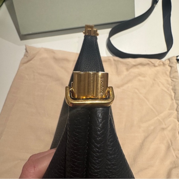 Chic Black Hobo Bag with Sleek Design and Versatile Style - Picture 9 of 14